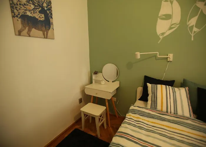 Castle Courtyard Hideaway